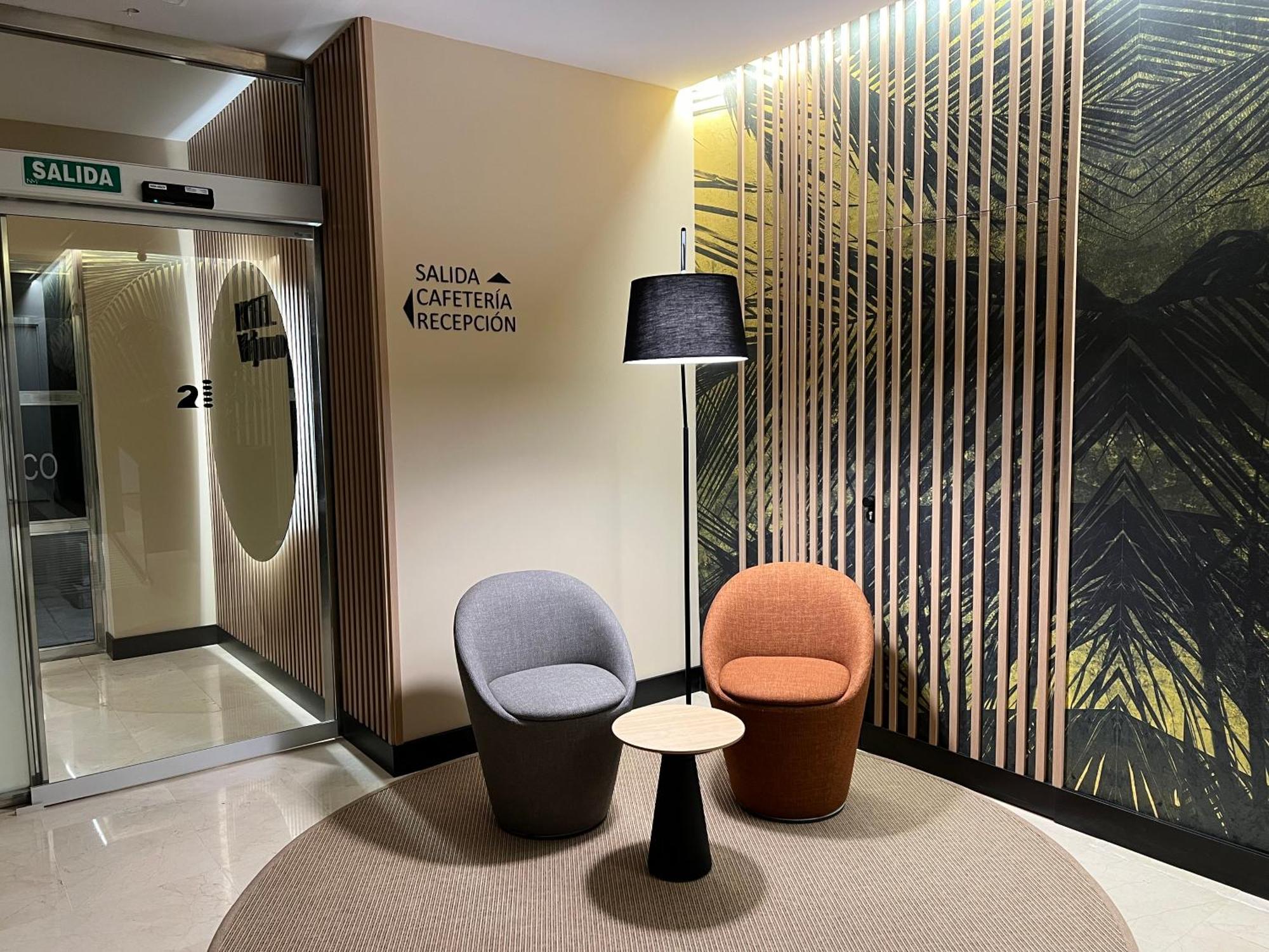 Hotel Valjunco Валенсия де Дон Хуан Екстериор снимка