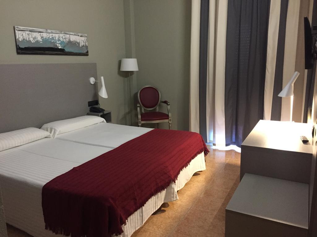Hotel Valjunco Валенсия де Дон Хуан Екстериор снимка