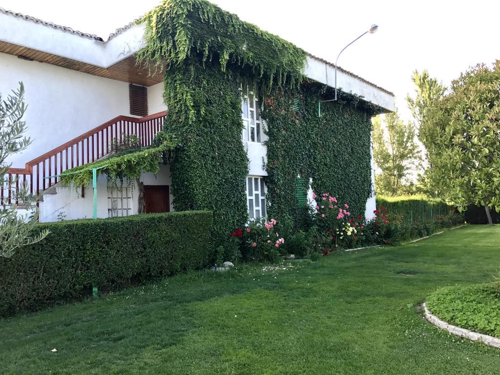 Hotel Valjunco Валенсия де Дон Хуан Екстериор снимка