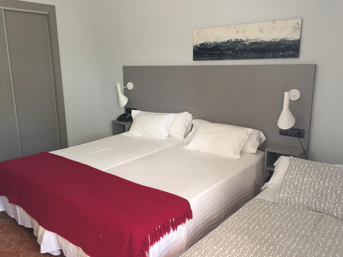 Hotel Valjunco Валенсия де Дон Хуан Екстериор снимка