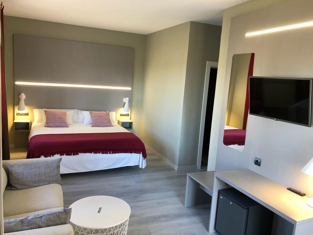 Hotel Valjunco Валенсия де Дон Хуан Екстериор снимка